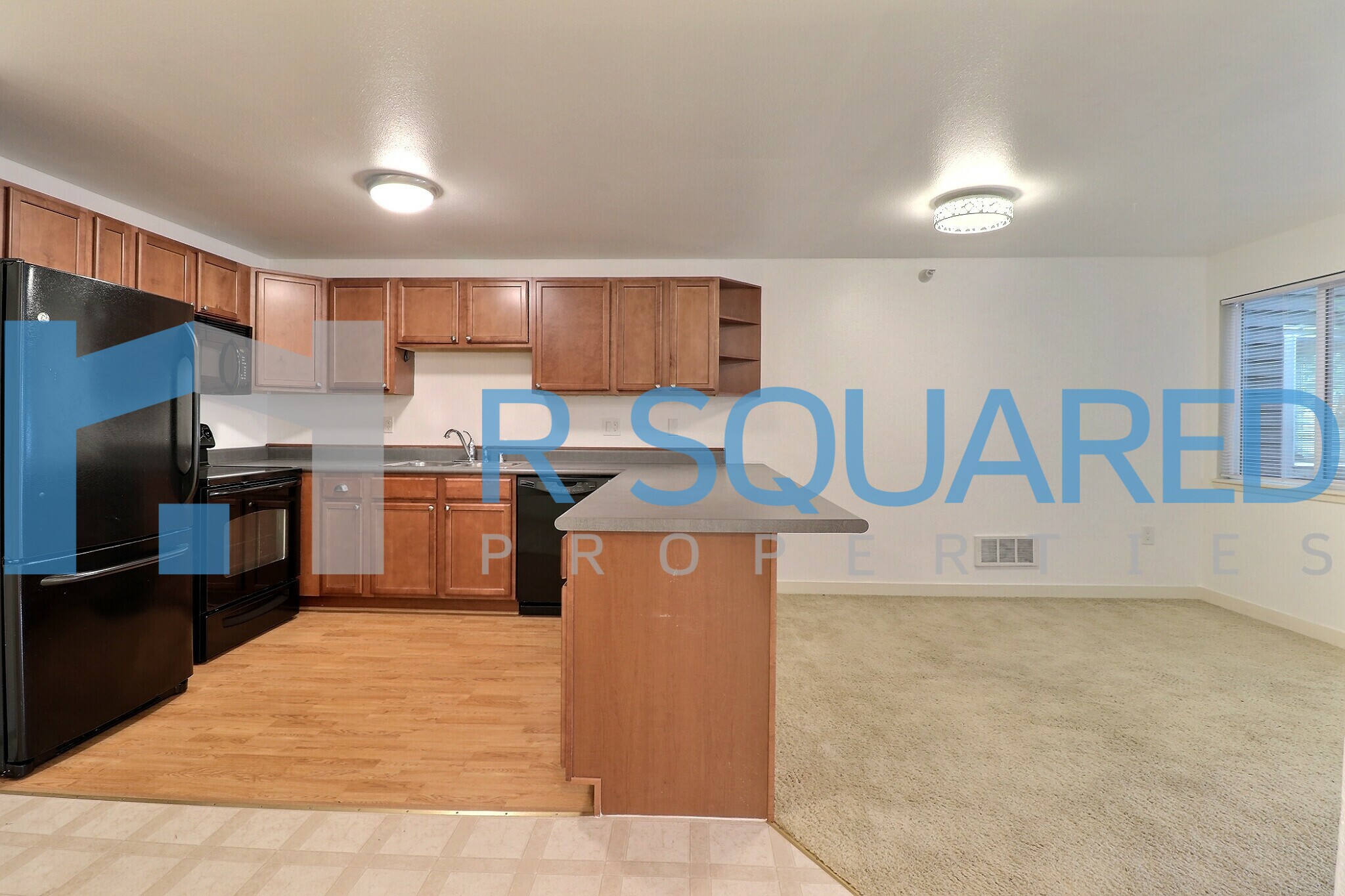 700 Front Street S